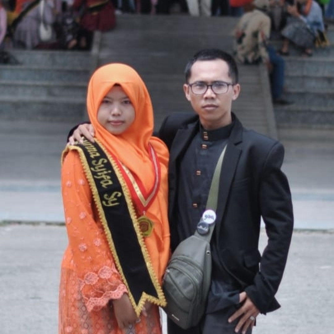 https://arifdansyifa.webnikah.com/dirmember/00000028/kyona/photo-275414-324375-l-202506140246.jpg